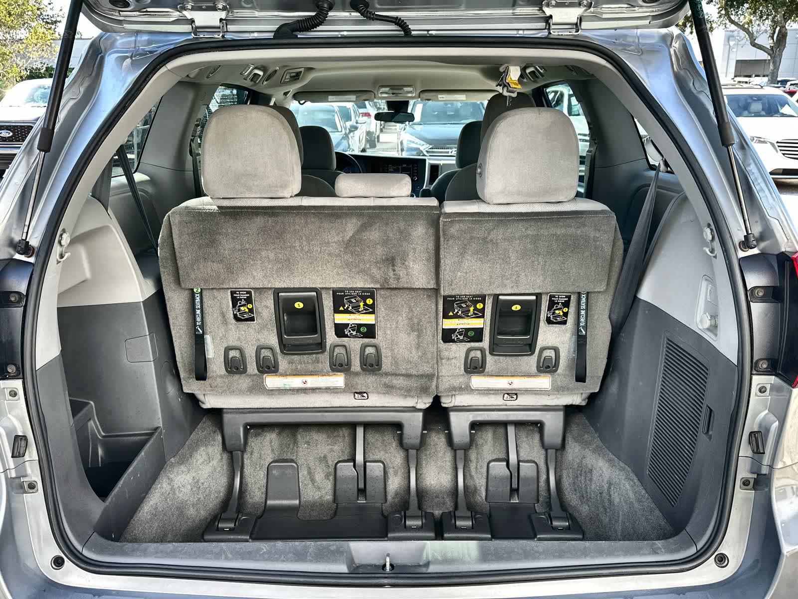 Thumbnail: 2018 Toyota Sienna - 19