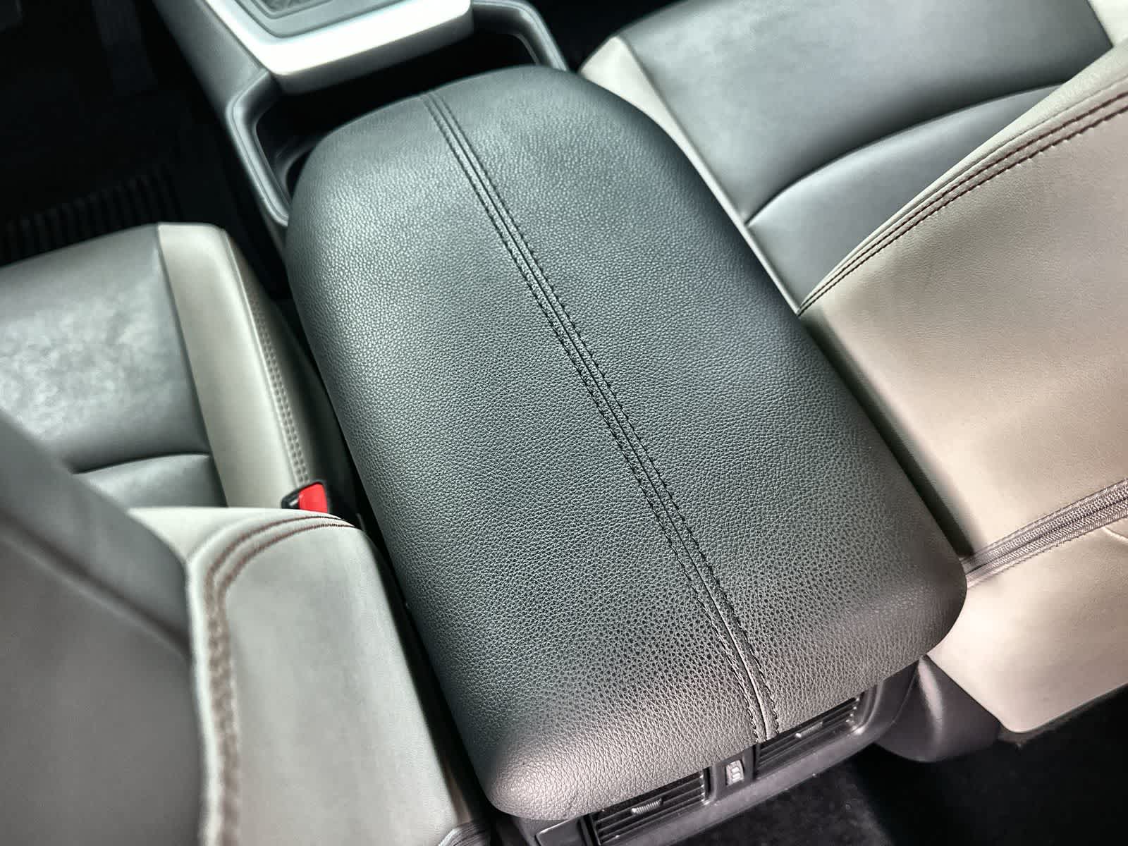 Thumbnail: 2020 Toyota RAV4 - 16