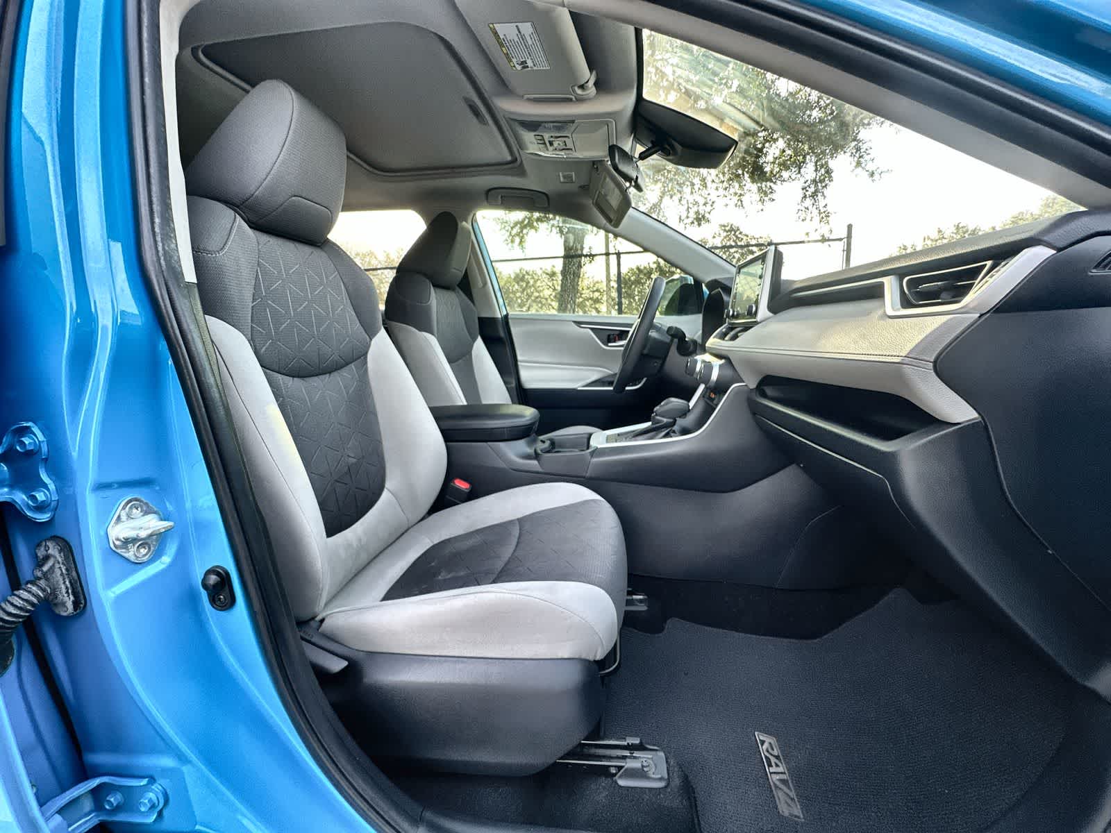 Thumbnail: 2019 Toyota RAV4 - 14