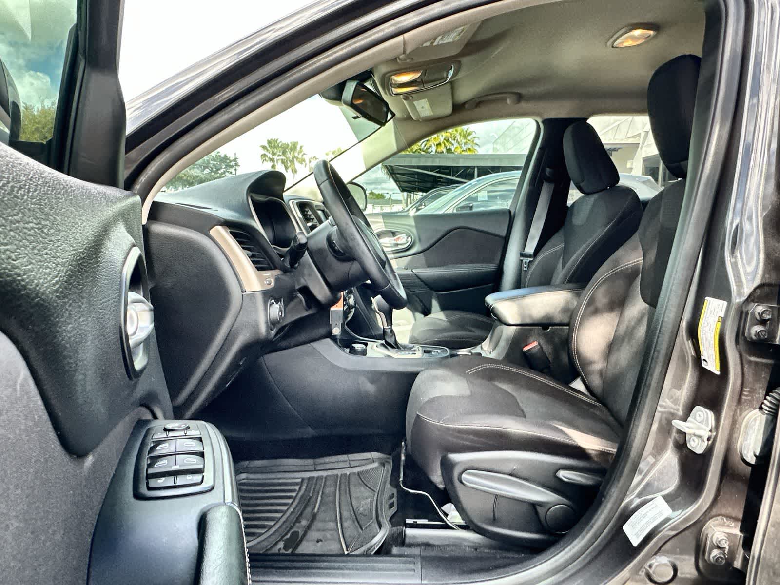 Thumbnail: 2016 Jeep Cherokee - 2