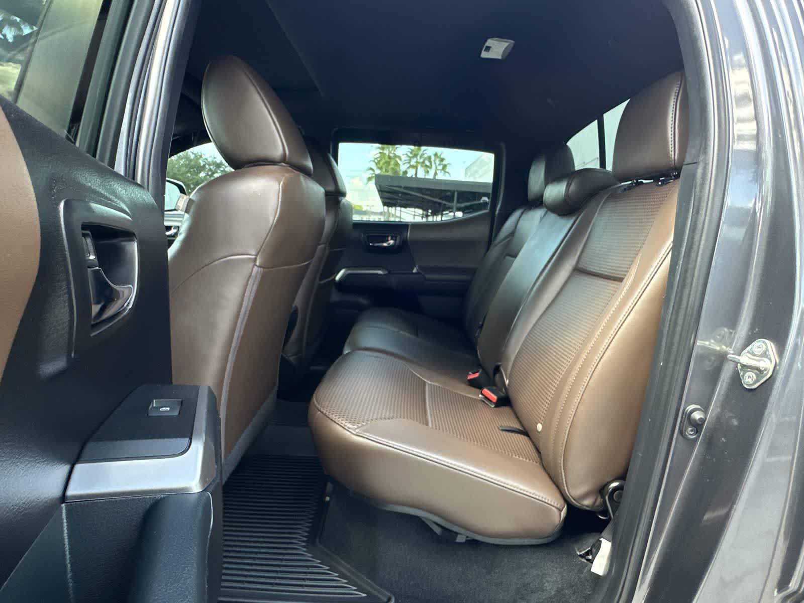 Thumbnail: 2018 Toyota Tacoma - 13