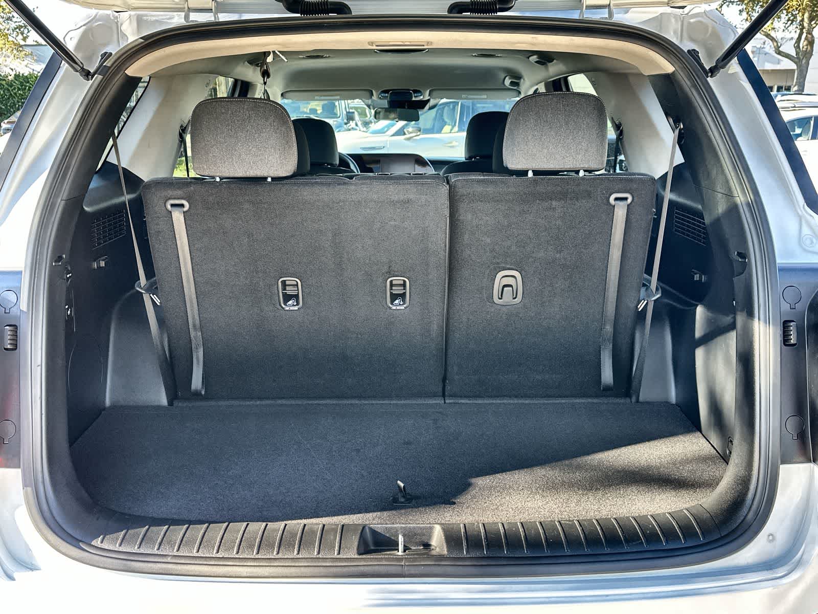 Thumbnail: 2022 Hyundai Palisade - 16