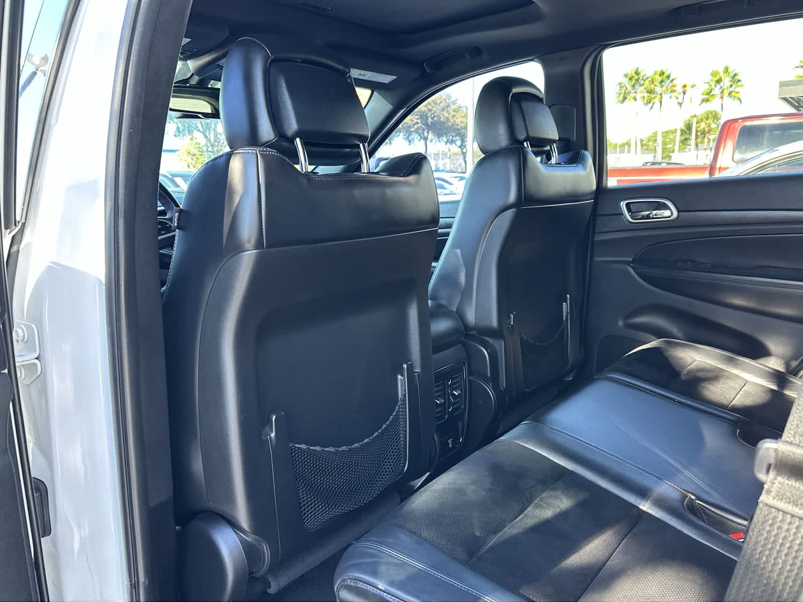 Thumbnail: 2015 Jeep Grand Cherokee - 12