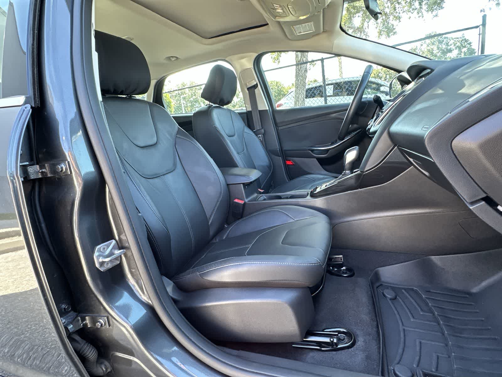 Thumbnail: 2016 Ford Focus - 14