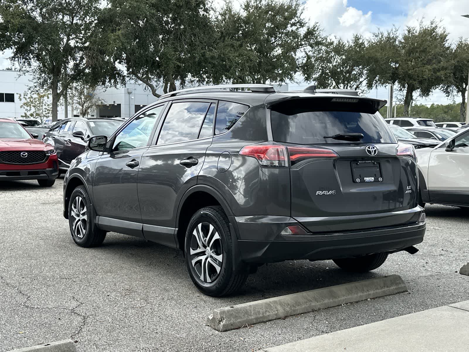 Thumbnail: 2017 Toyota RAV4 - 4