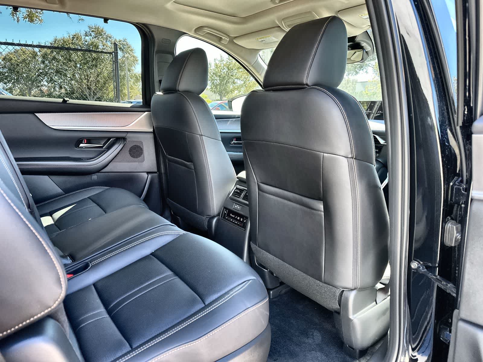 Thumbnail: 2026 Mazda CX-90 - 18