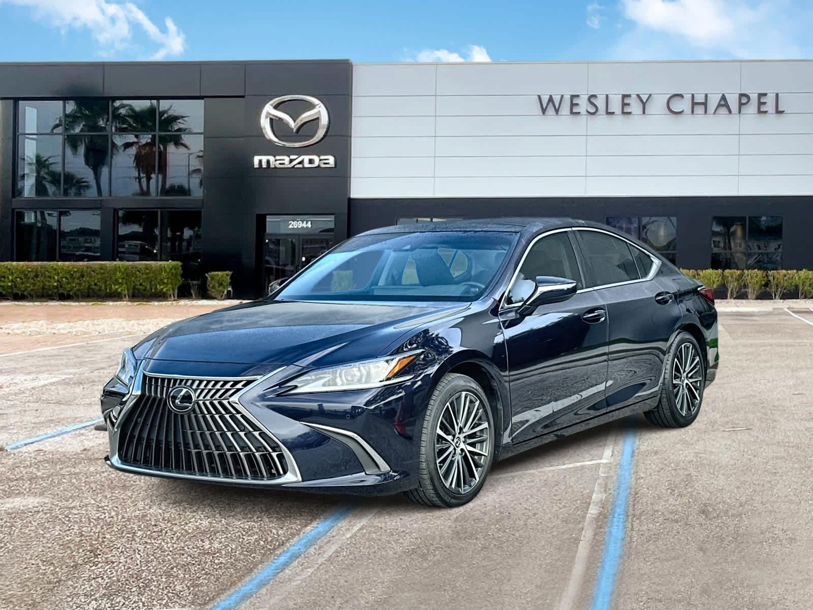 Thumbnail: 2022 Lexus ES - 1