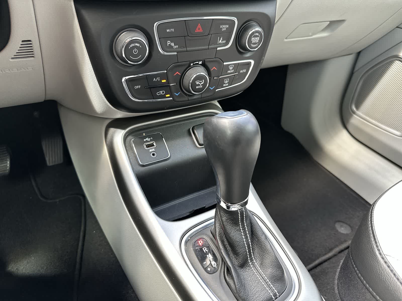 Thumbnail: 2020 Jeep Compass - 23