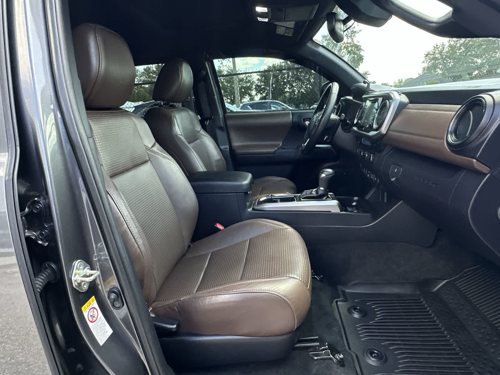 Thumbnail: 2018 Toyota Tacoma - 14