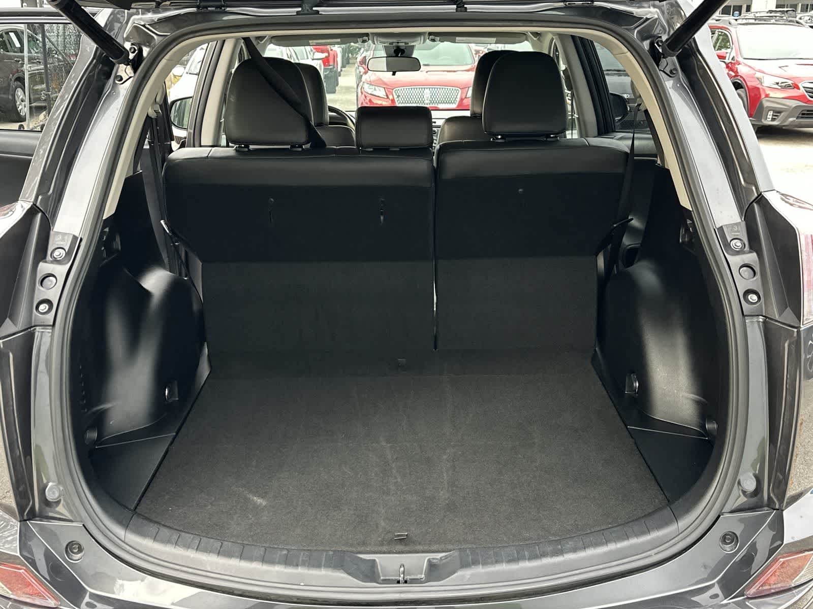 Thumbnail: 2018 Toyota RAV4 - 19