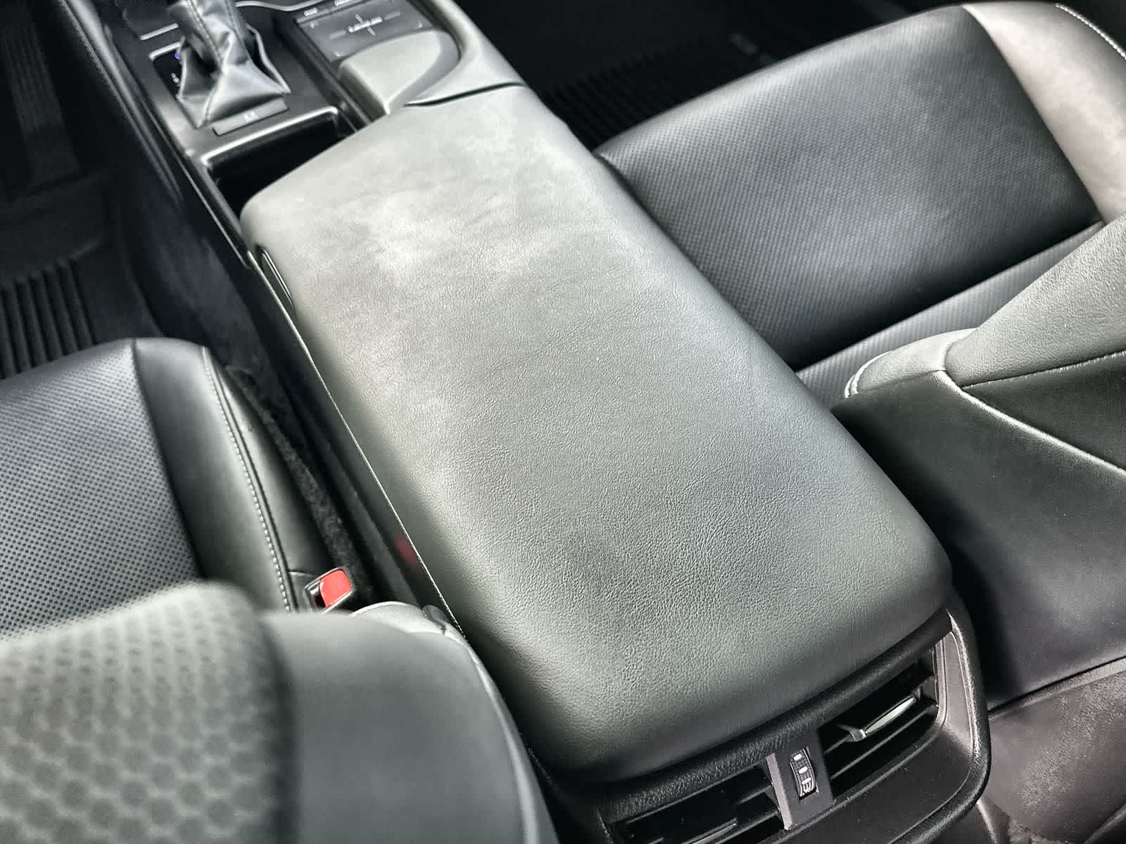 Thumbnail: 2022 Lexus ES - 16