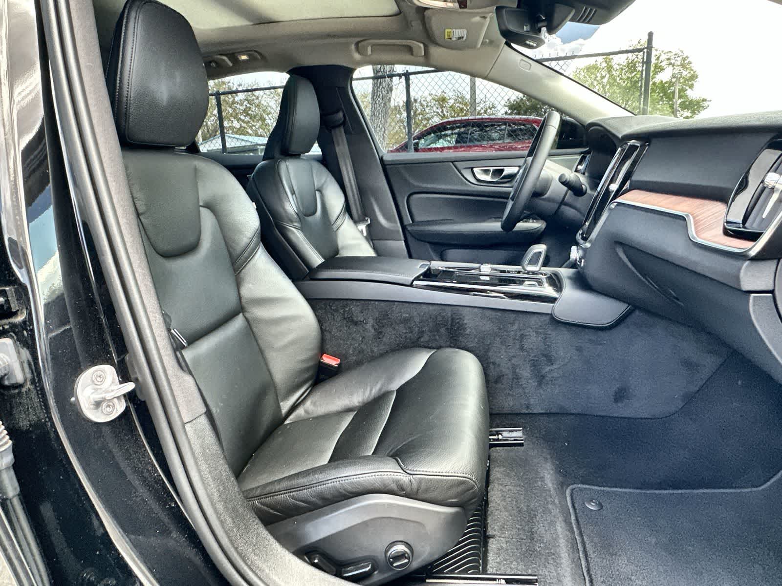 Thumbnail: 2023 Volvo S60 - 9