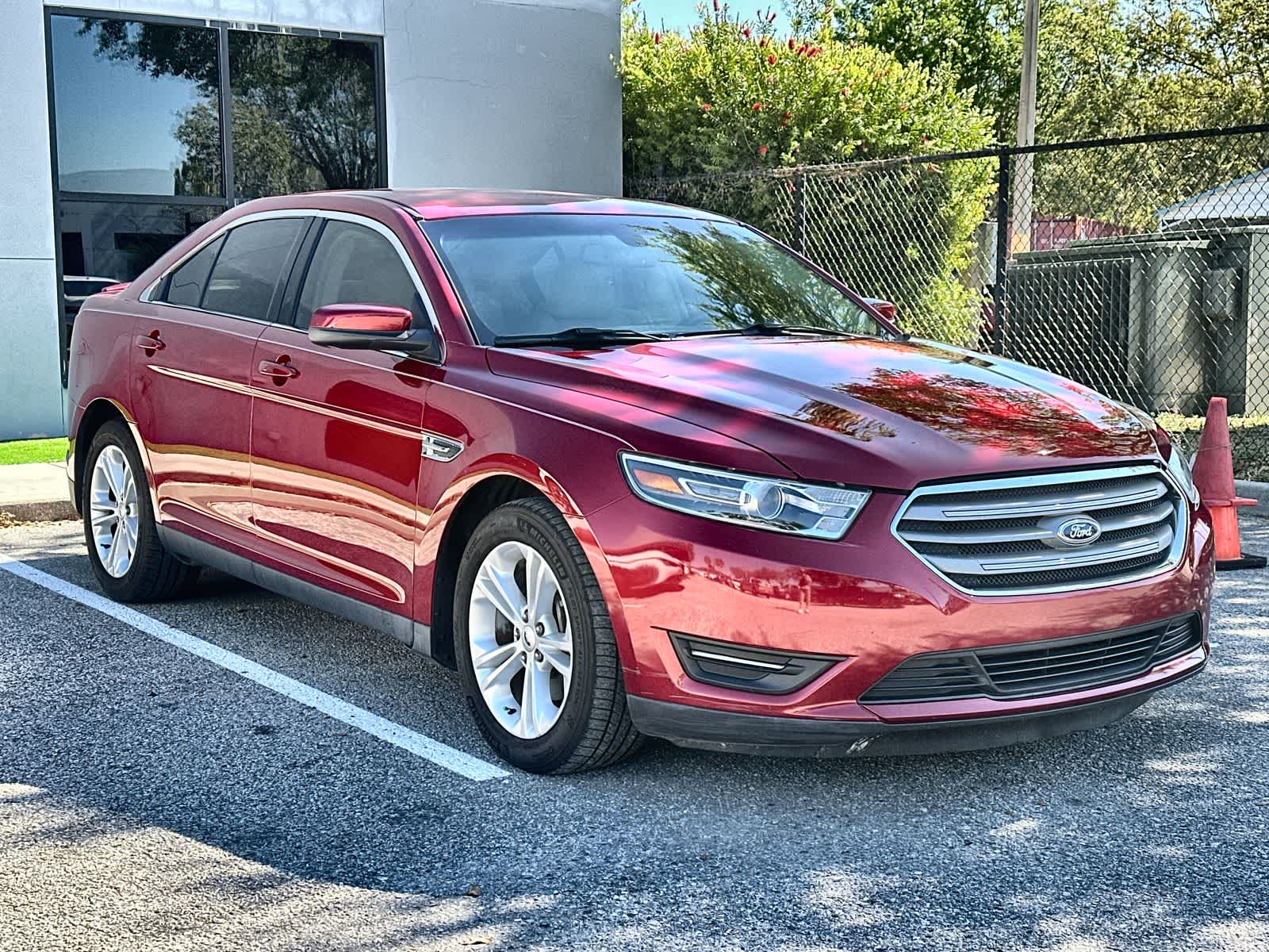 Thumbnail: 2015 Ford Taurus - 11