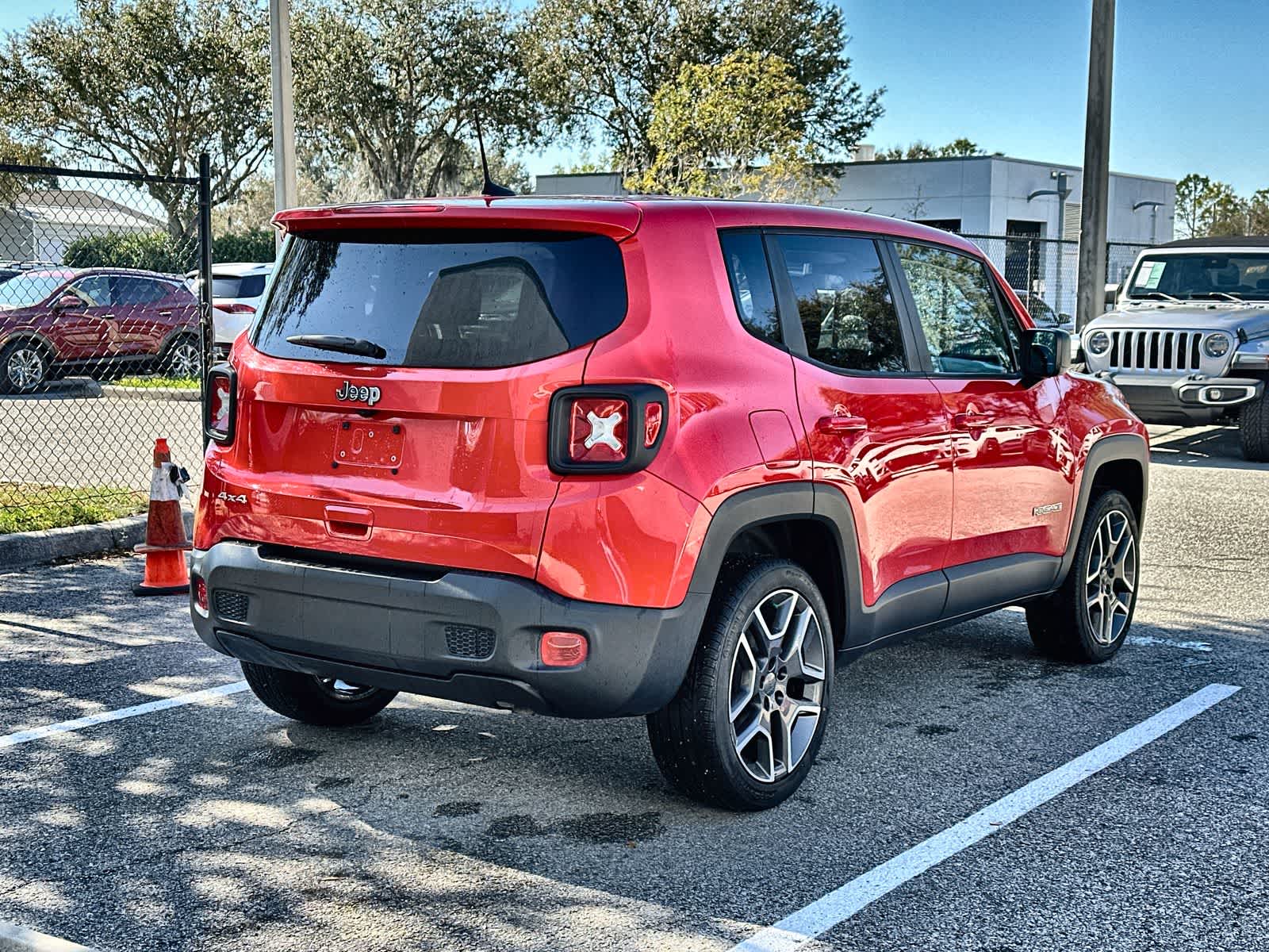 Thumbnail: 2020 Jeep Renegade - 8