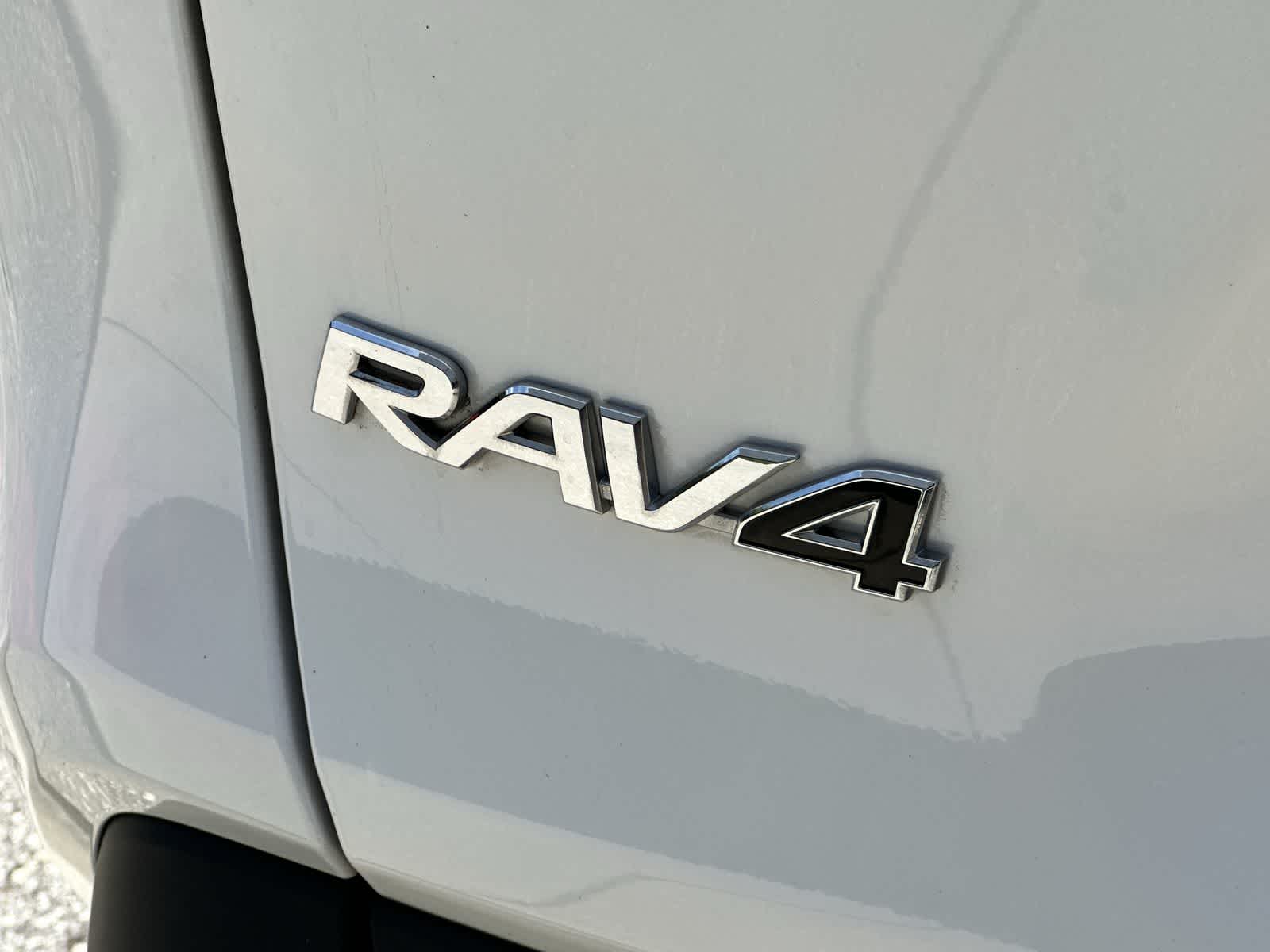 Thumbnail: 2021 Toyota RAV4 - 7