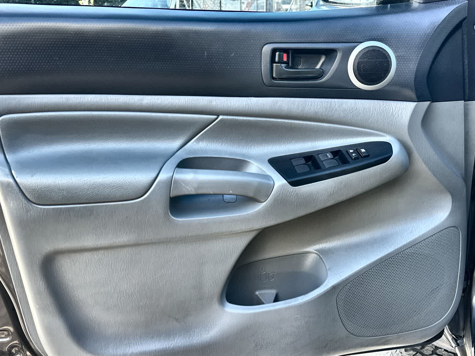 Thumbnail: 2015 Toyota Tacoma - 19