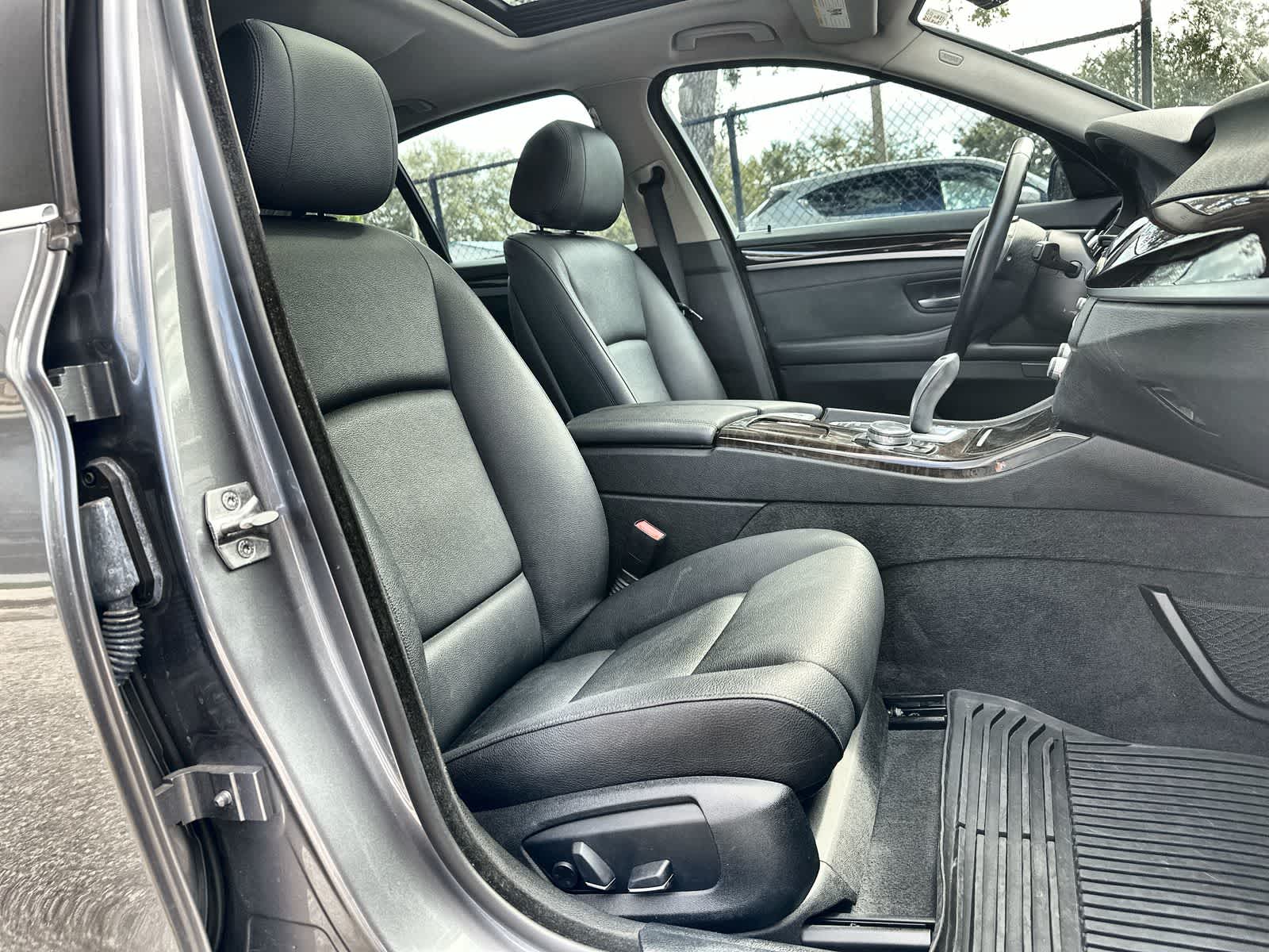 Thumbnail: 2015 BMW 5 Series - 9