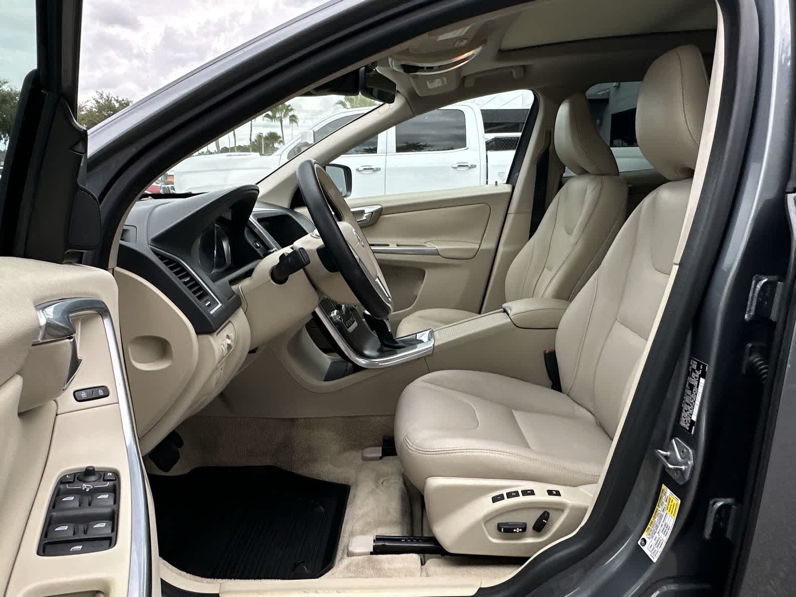 Thumbnail: 2016 Volvo XC60 - 2
