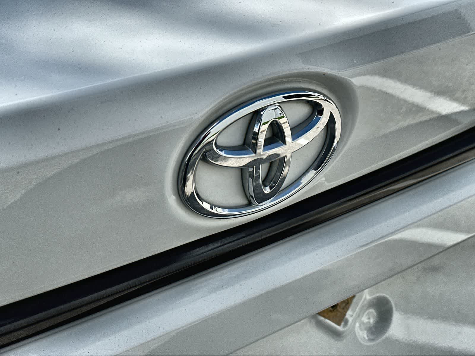 Thumbnail: 2021 Toyota Corolla - 16