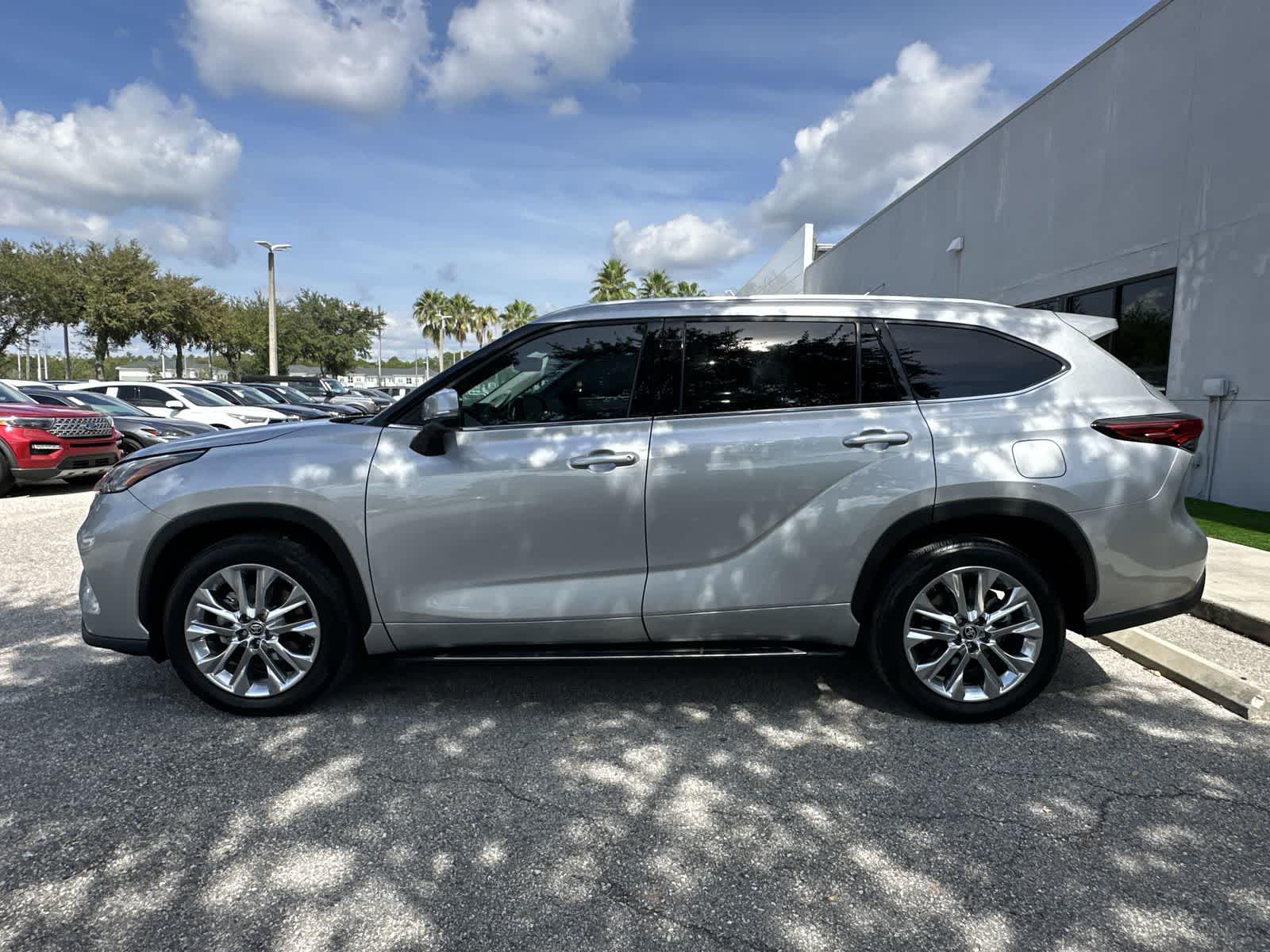 Thumbnail: 2023 Toyota Highlander - 3