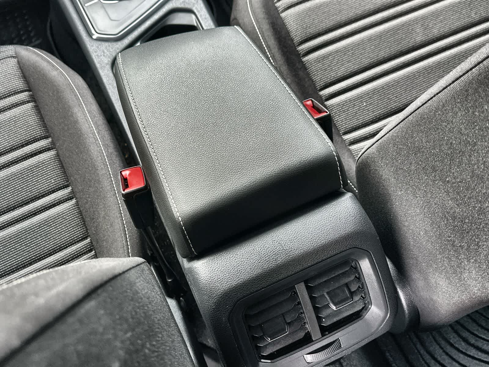 Thumbnail: 2024 Volkswagen Tiguan - 16