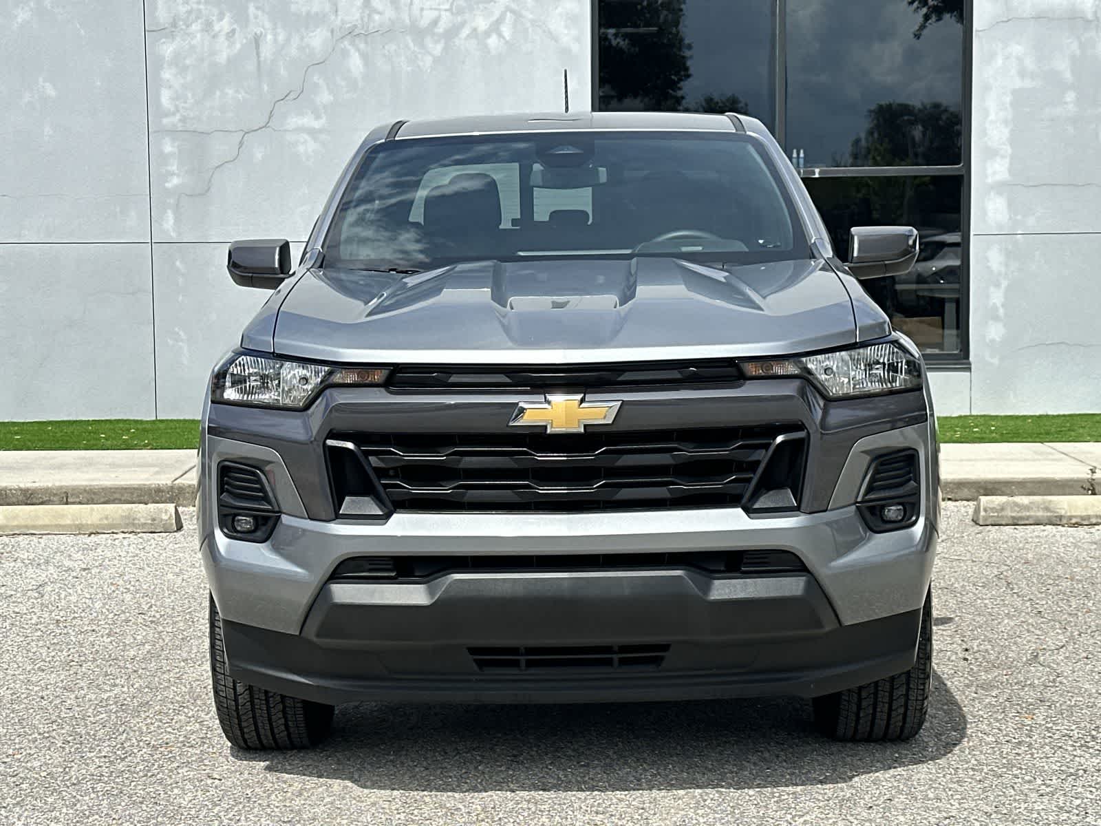 Thumbnail: 2023 Chevrolet Colorado - 6