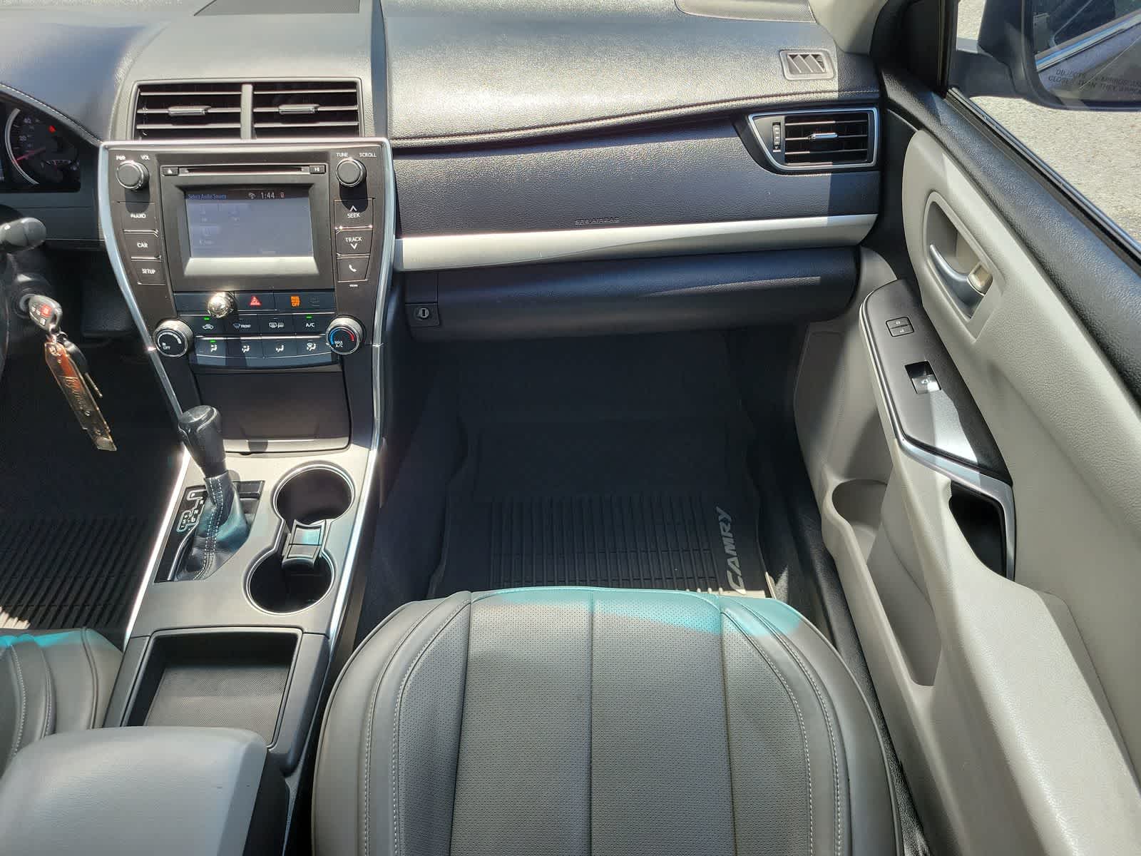 Thumbnail: 2015 Toyota Camry - 12