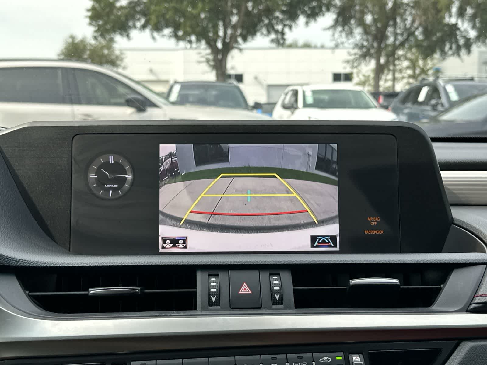 Thumbnail: 2019 Lexus ES - 27