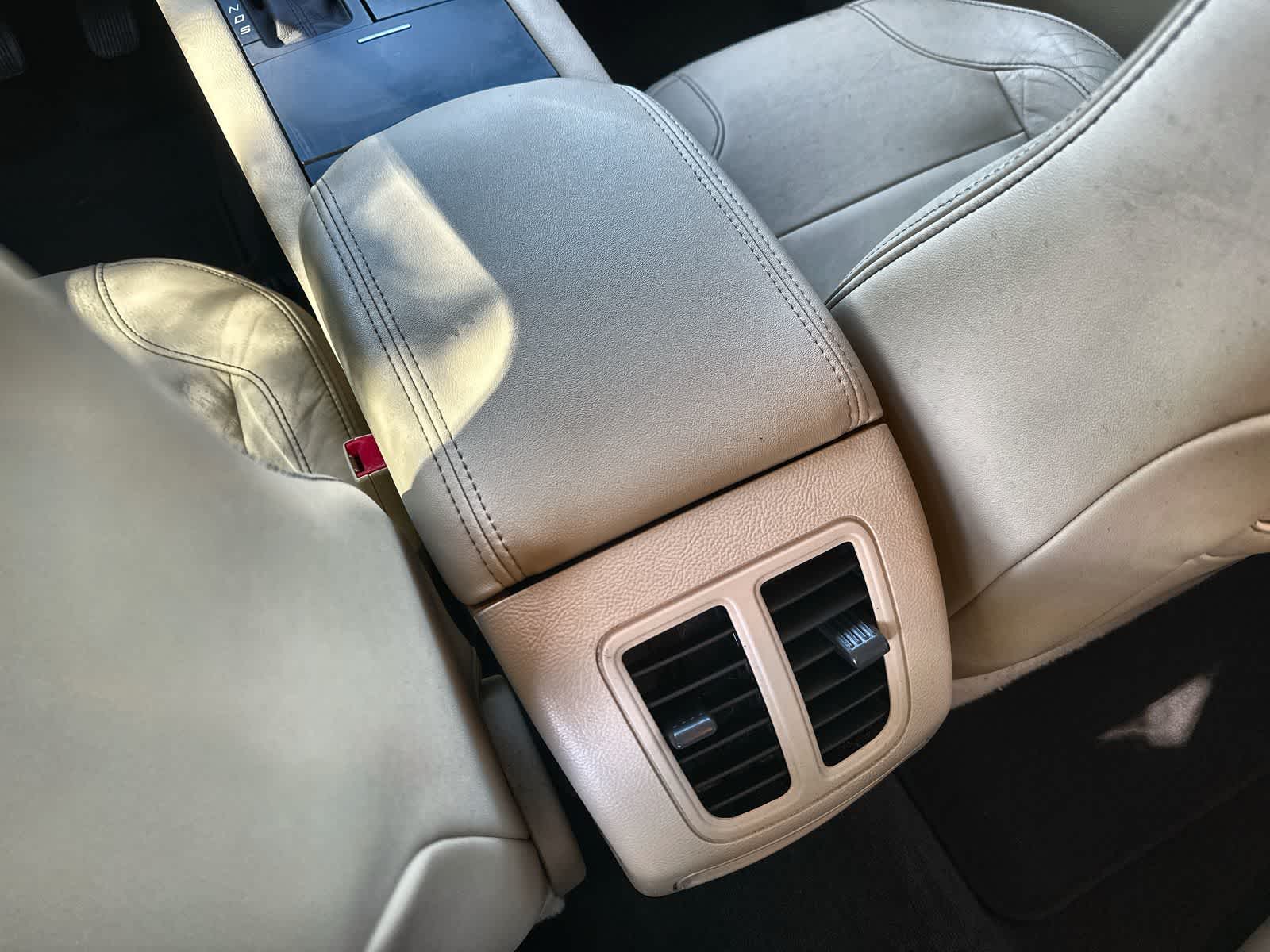 Thumbnail: 2015 Ford Taurus - 22