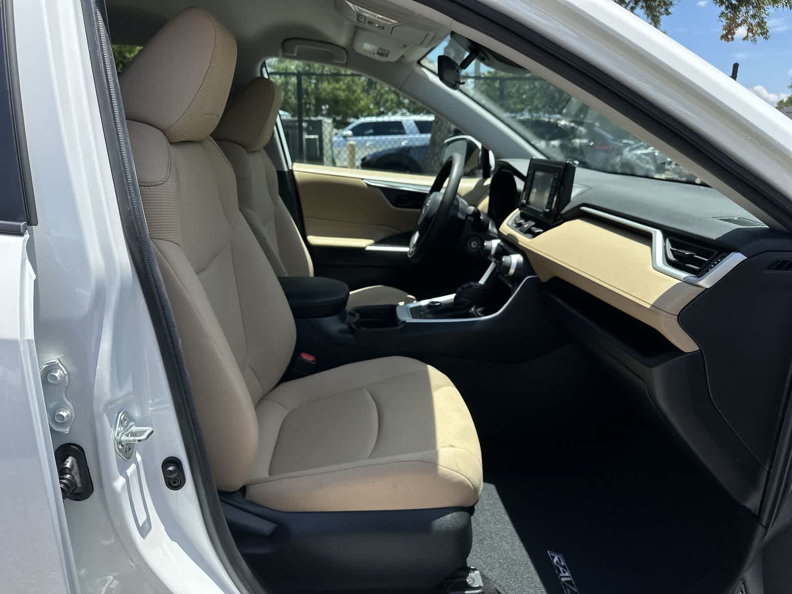 Thumbnail: 2021 Toyota RAV4 - 14