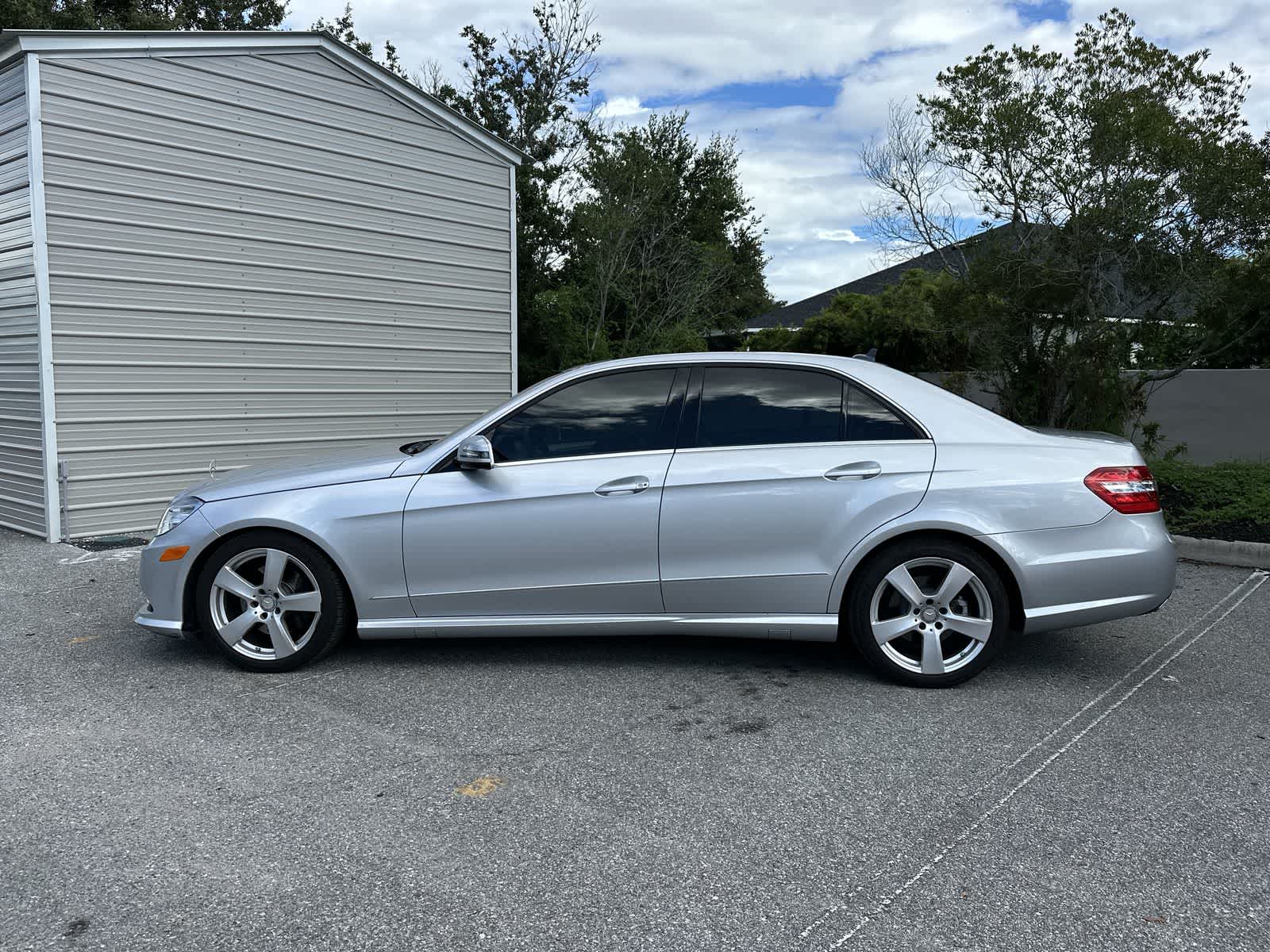Thumbnail: 2011 Mercedes-Benz E-Class - 3