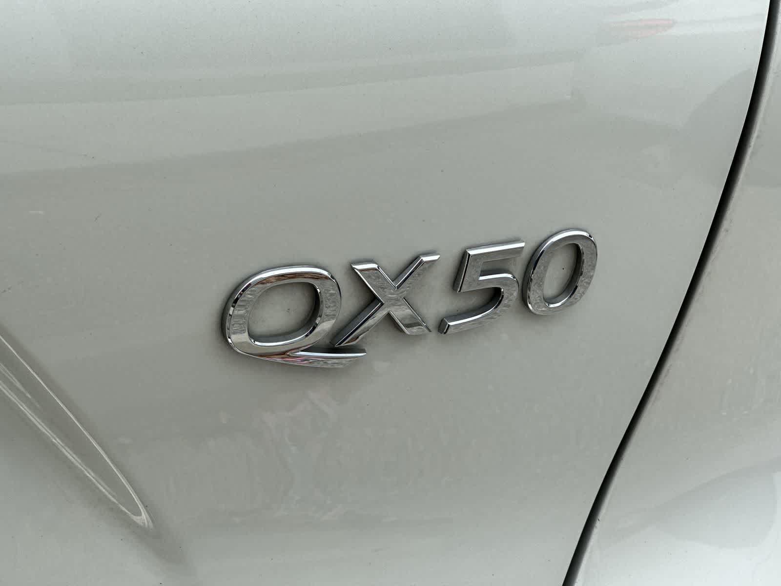 2019 INFINITI QX50 Essential 7