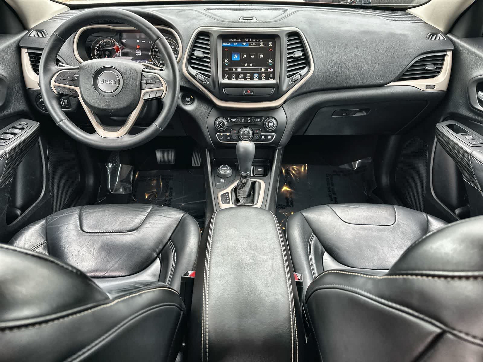 Thumbnail: 2017 Jeep Cherokee - 20