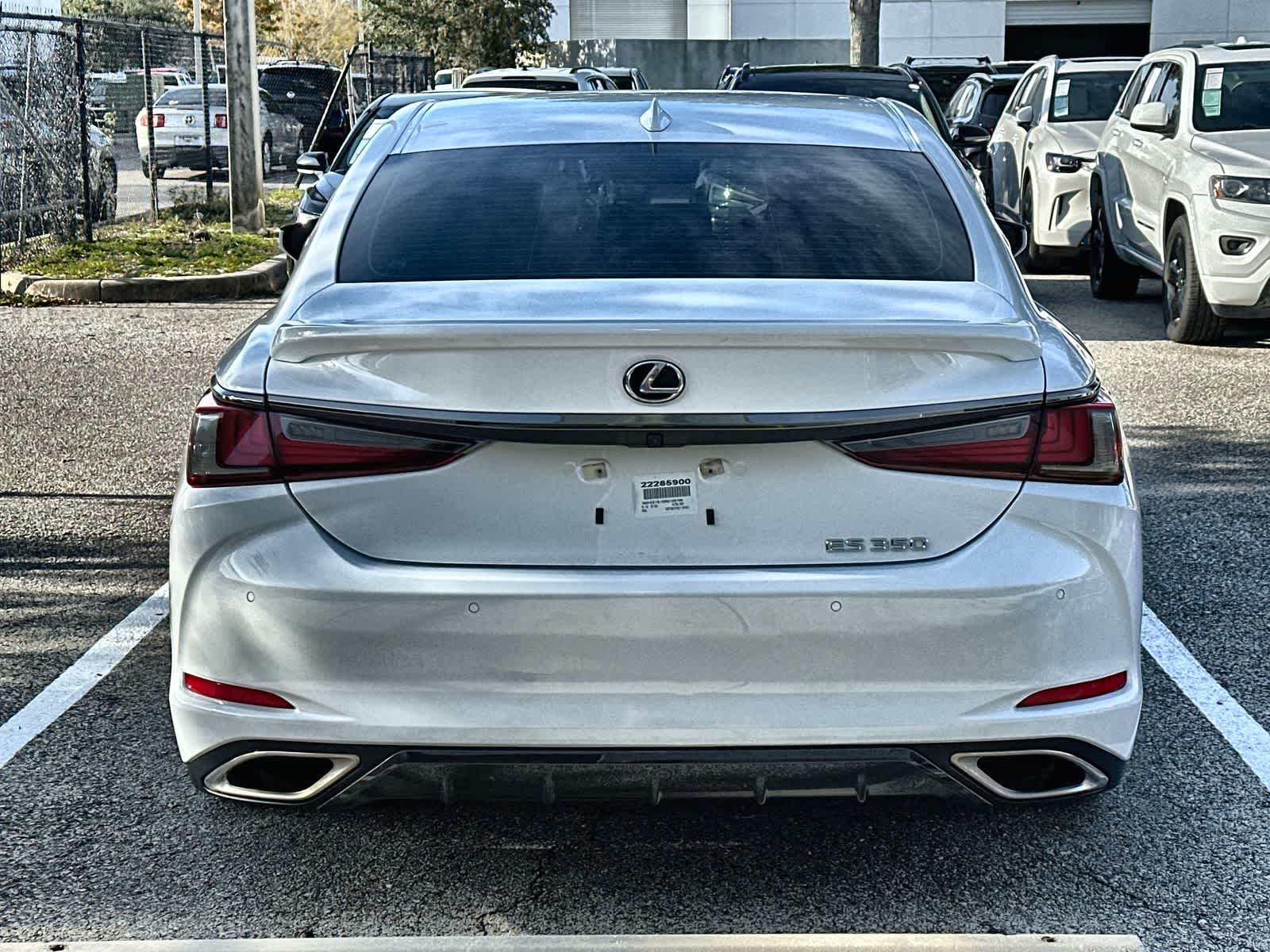 Thumbnail: 2022 Lexus ES - 5