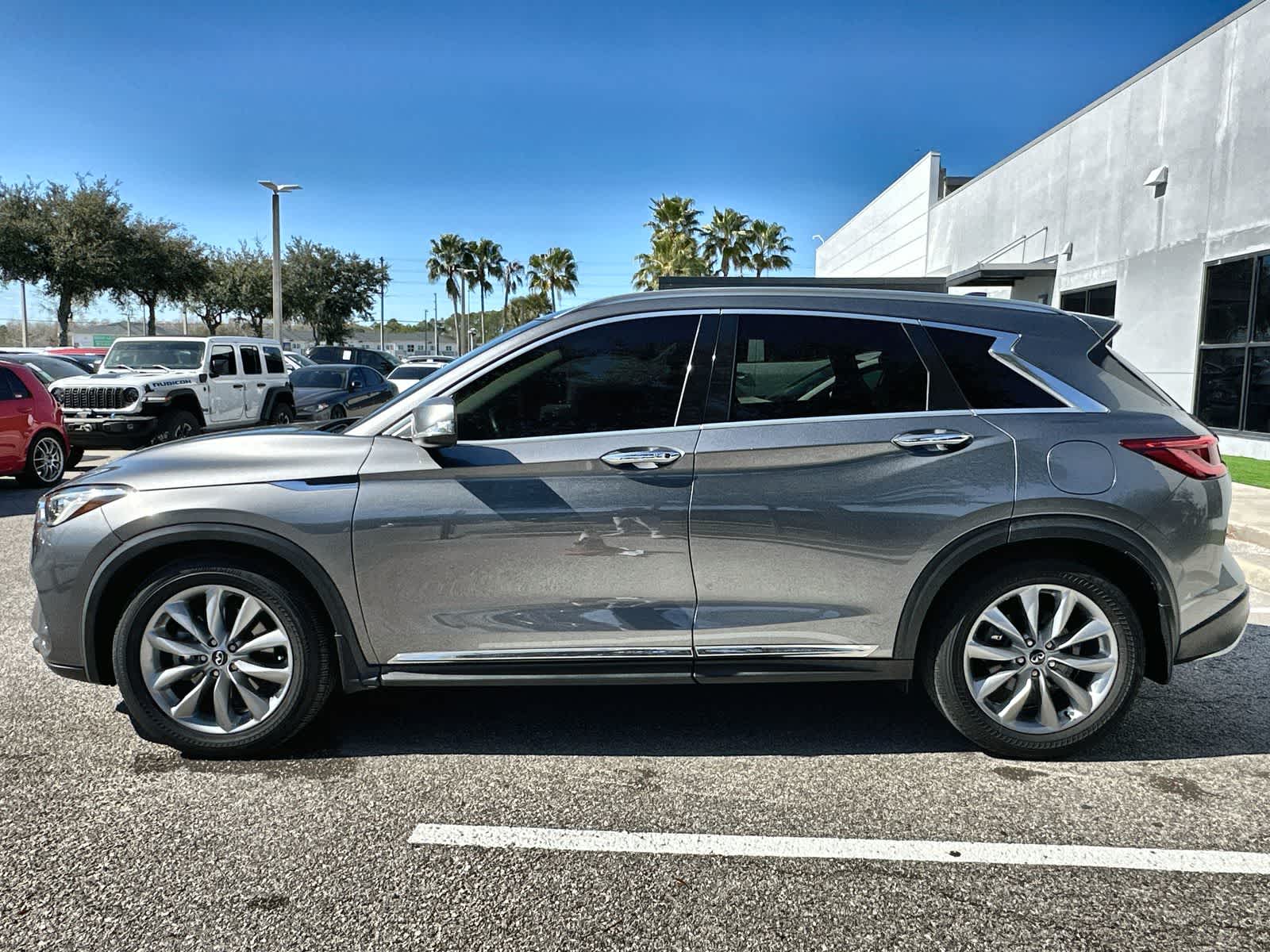 Thumbnail: 2019 INFINITI QX50 - 3