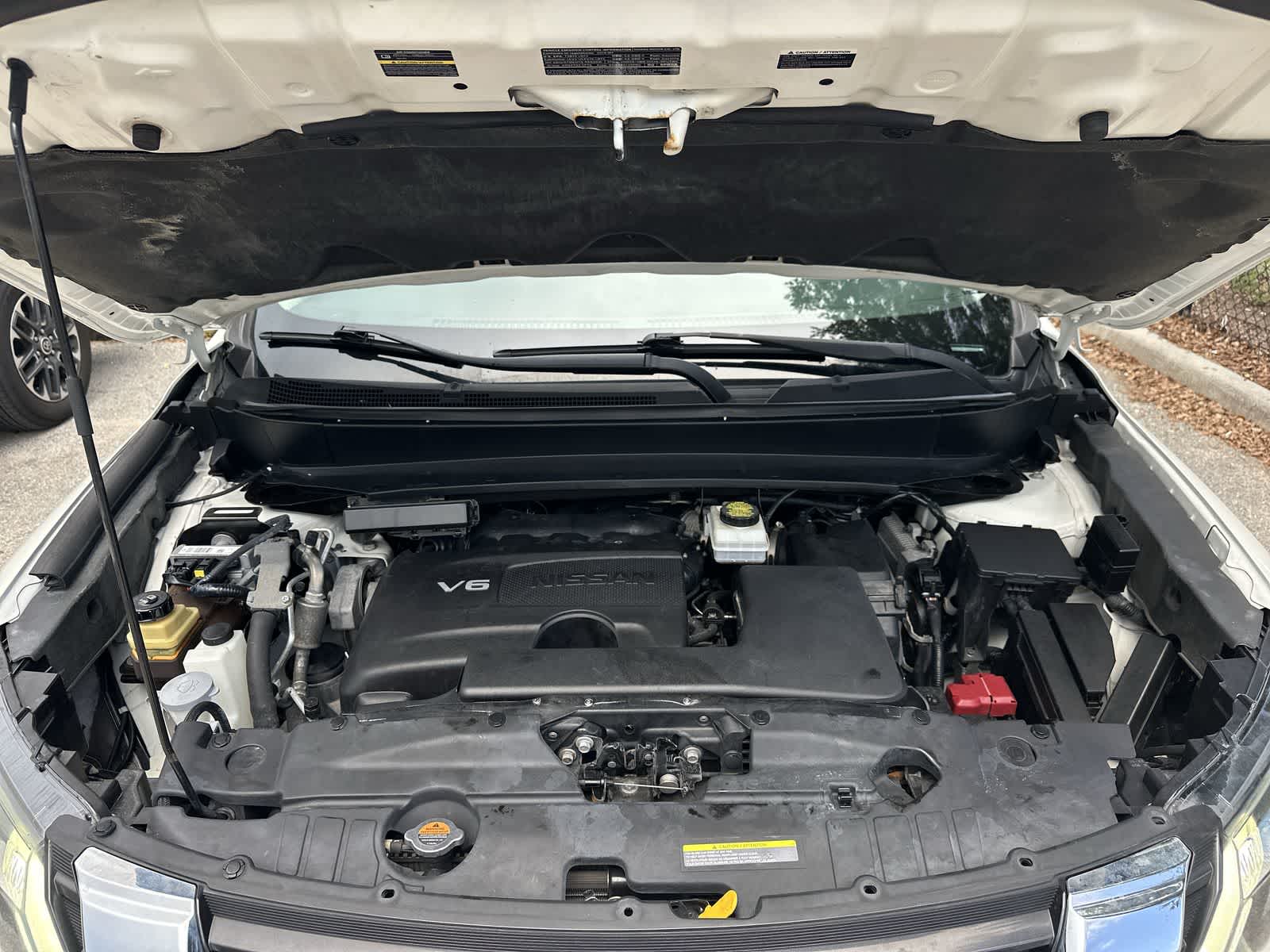 2019 Nissan Pathfinder SL 9
