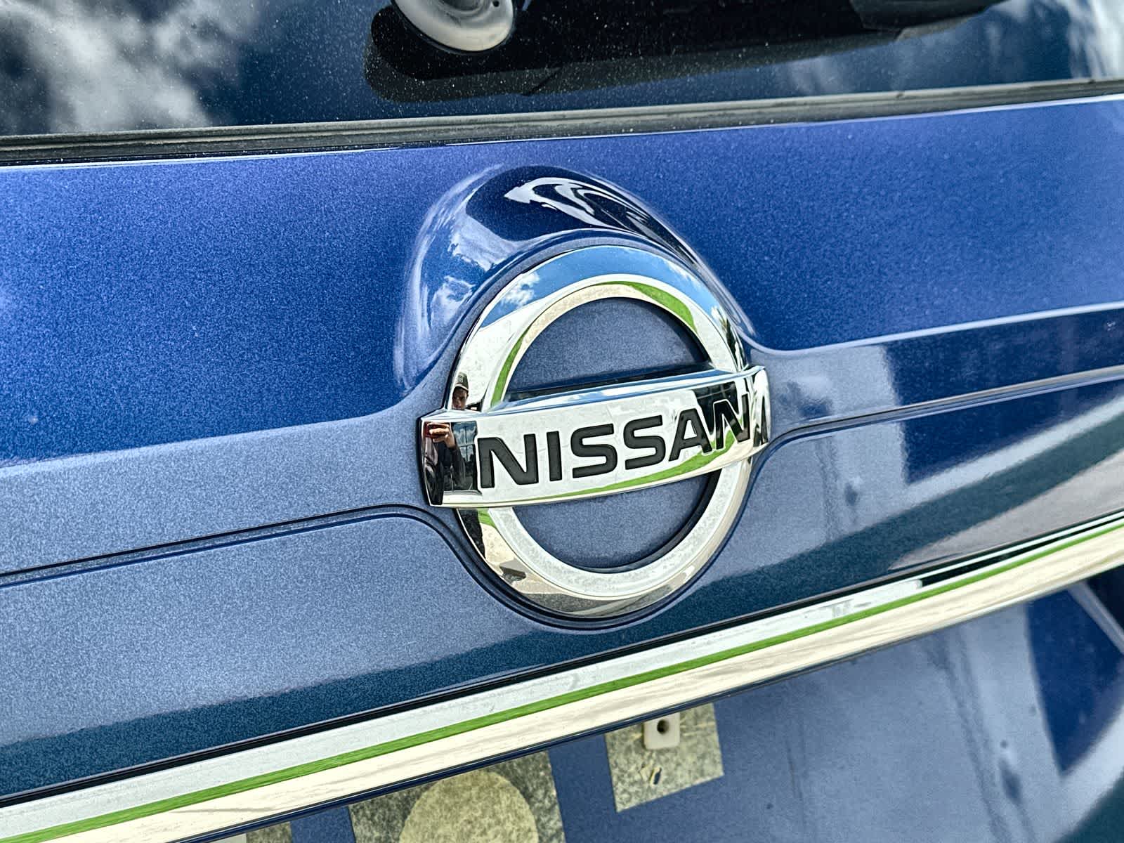 Thumbnail: 2018 Nissan Rogue - 16