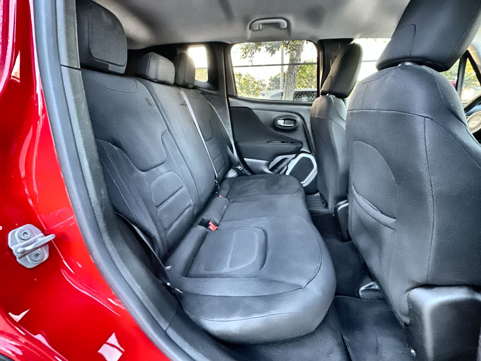 Thumbnail: 2018 Jeep Renegade - 19