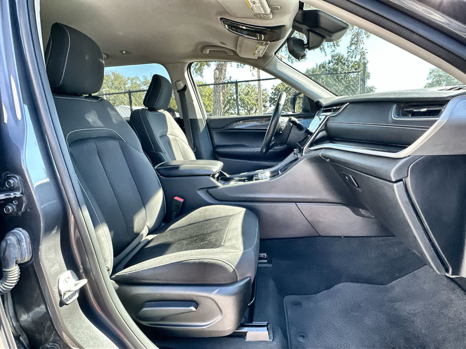 Thumbnail: 2022 Jeep Grand Cherokee L - 14