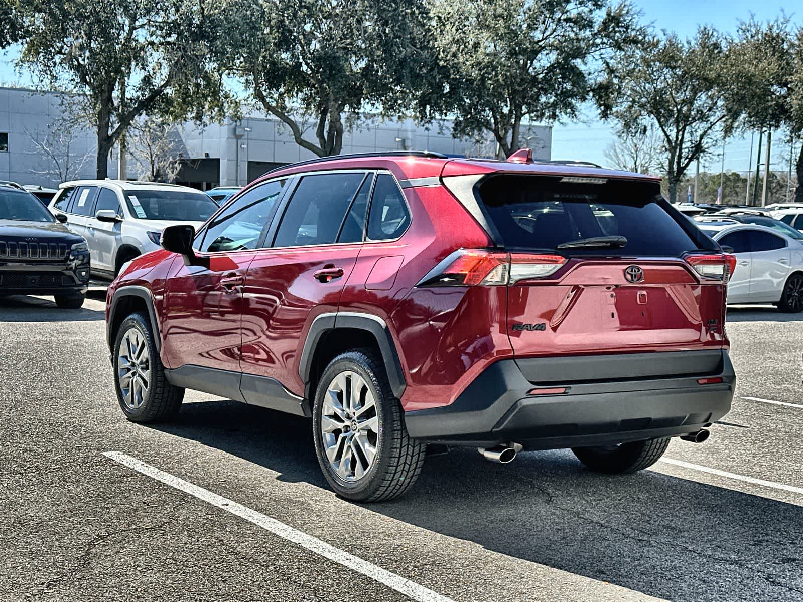 Thumbnail: 2021 Toyota RAV4 - 6