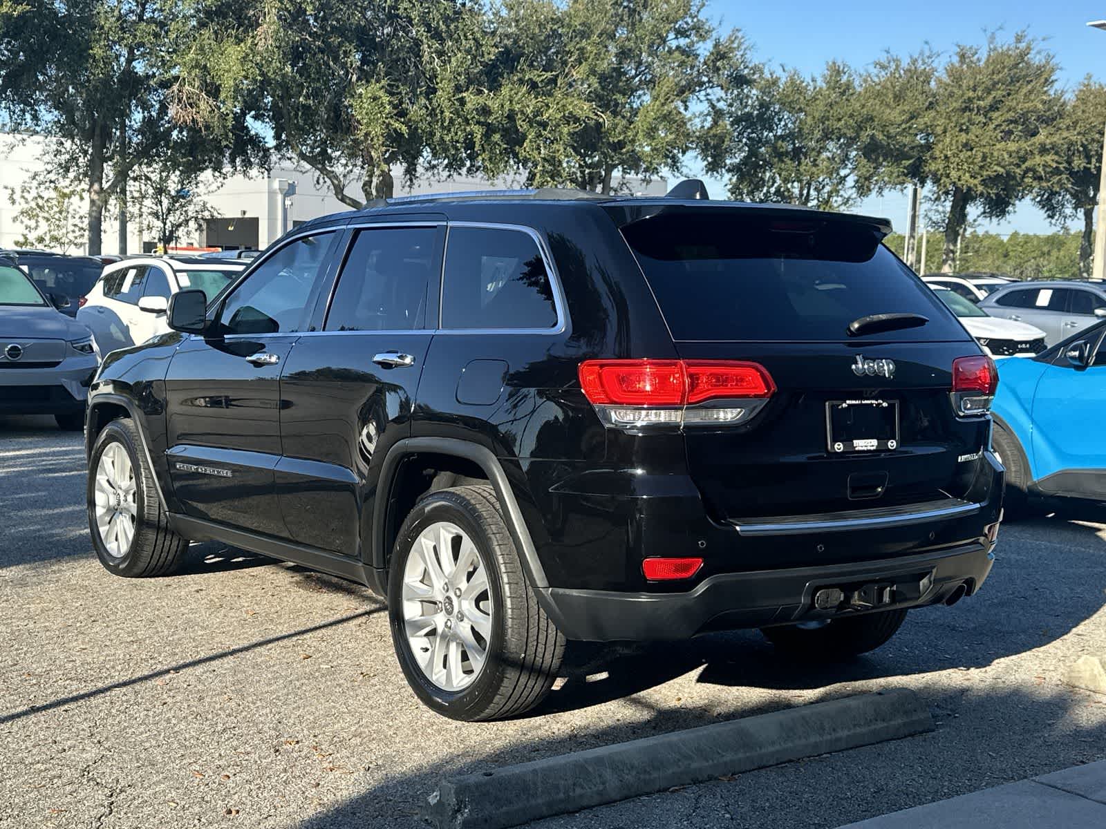 Thumbnail: 2017 Jeep Grand Cherokee - 4
