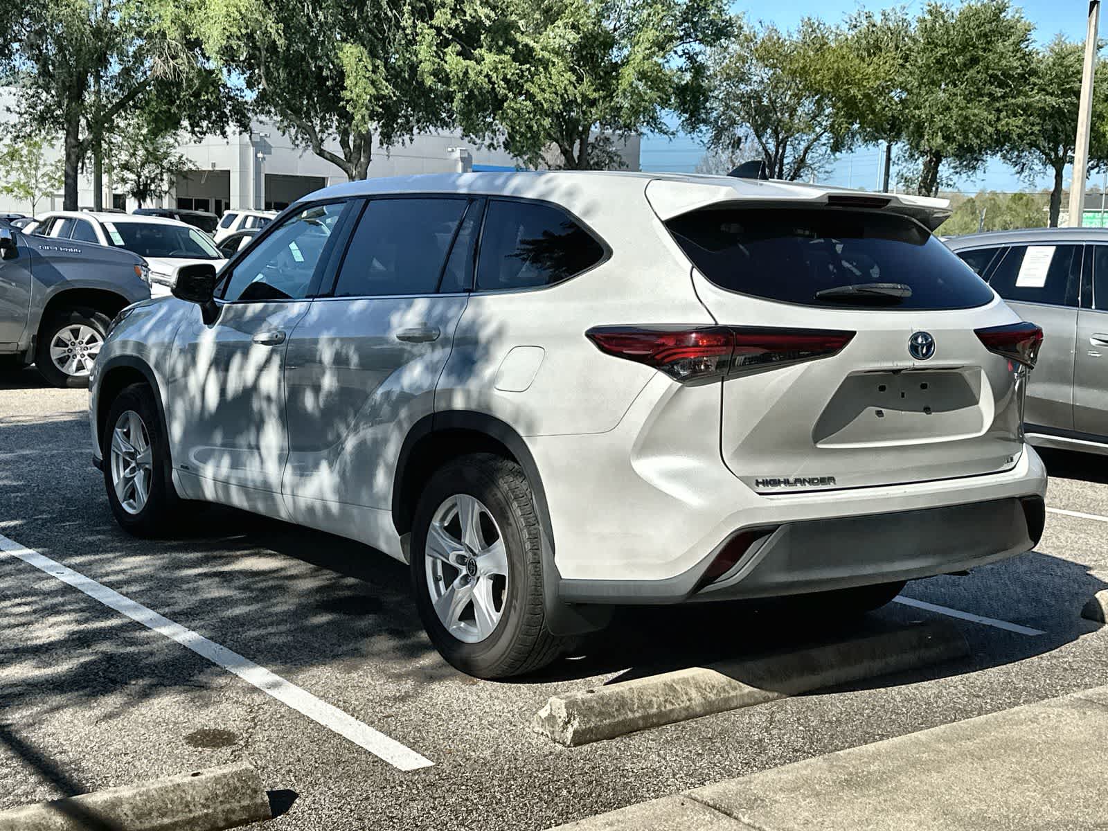 Thumbnail: 2022 Toyota Highlander - 5