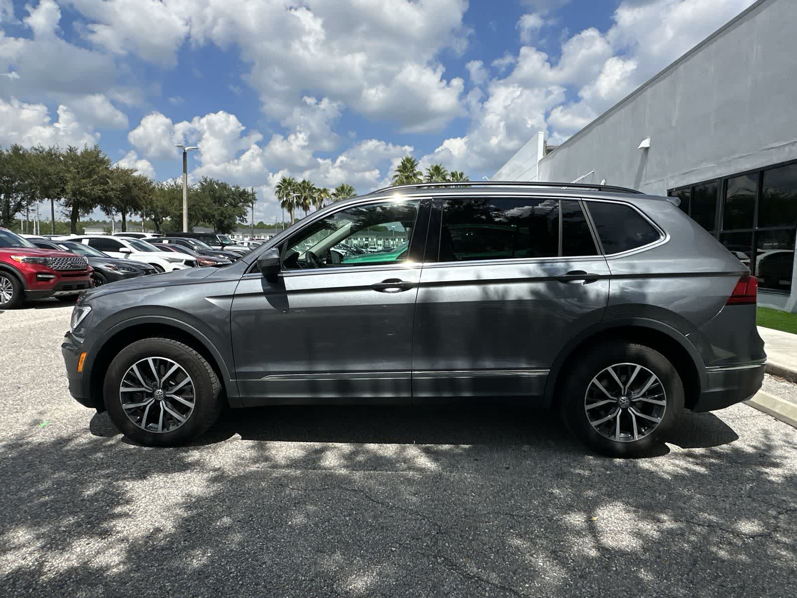 Thumbnail: 2020 Volkswagen Tiguan - 3