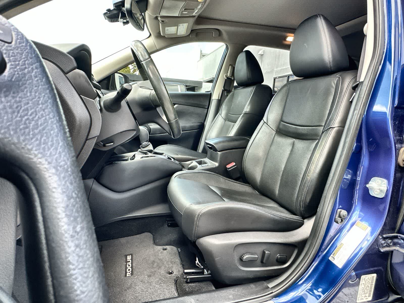 Thumbnail: 2018 Nissan Rogue - 3