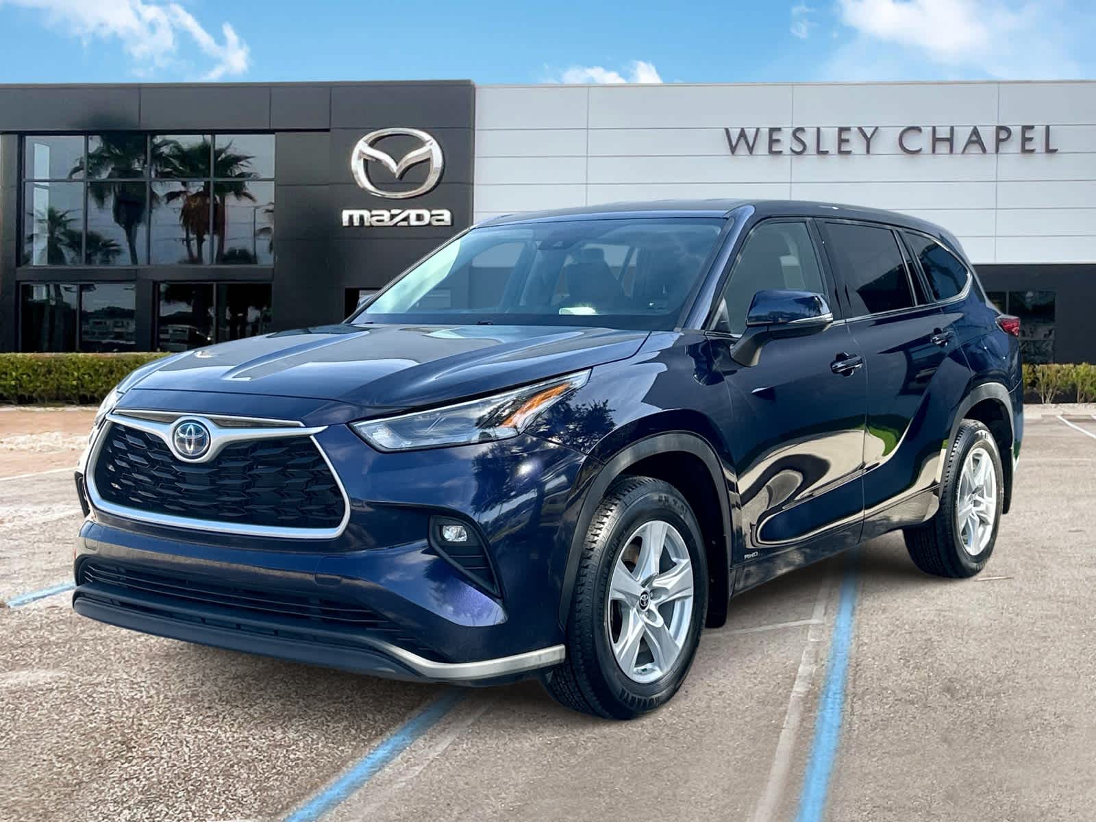 Thumbnail: 2022 Toyota Highlander - 1