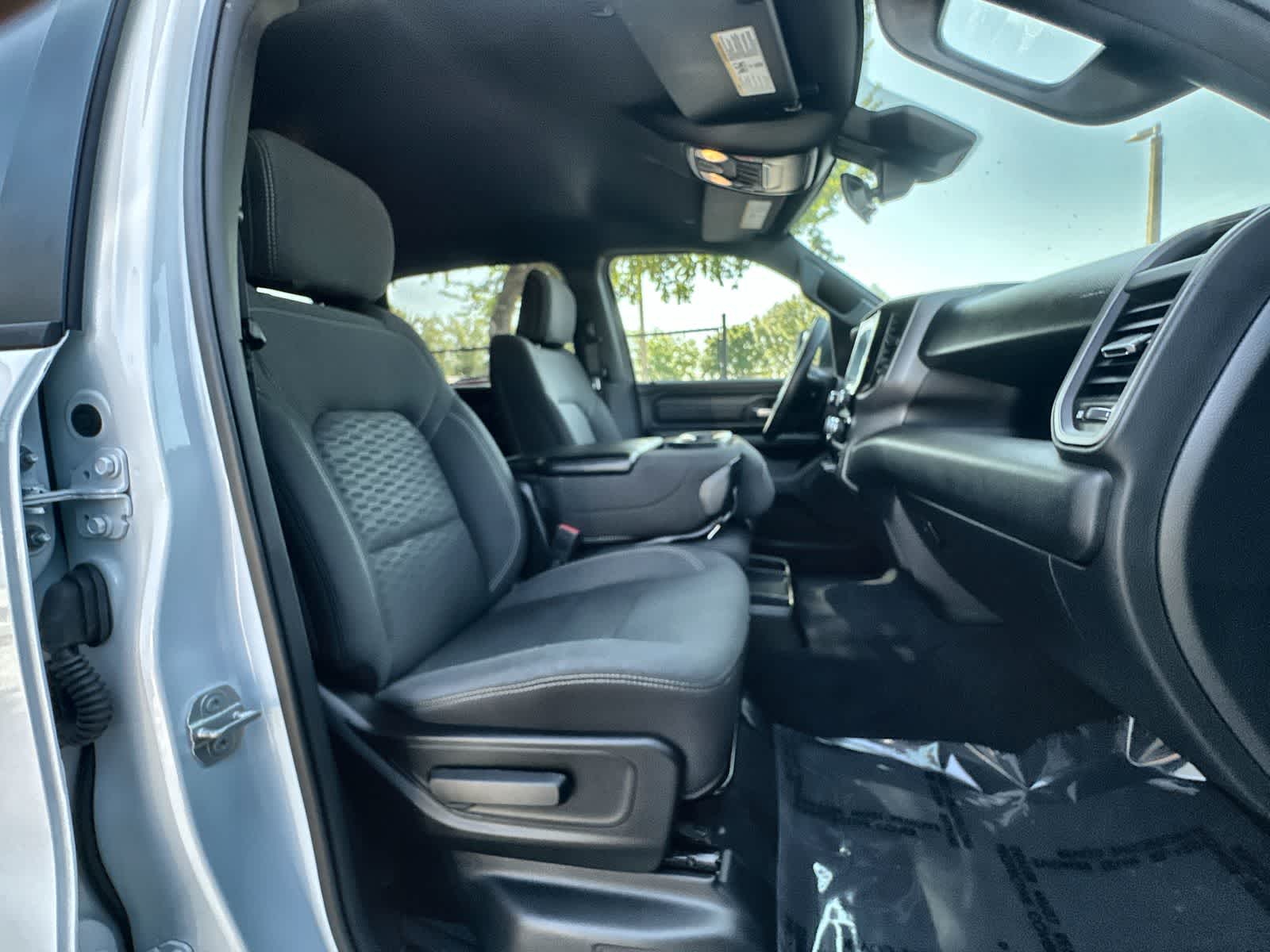 Thumbnail: 2025 RAM 1500 - 8