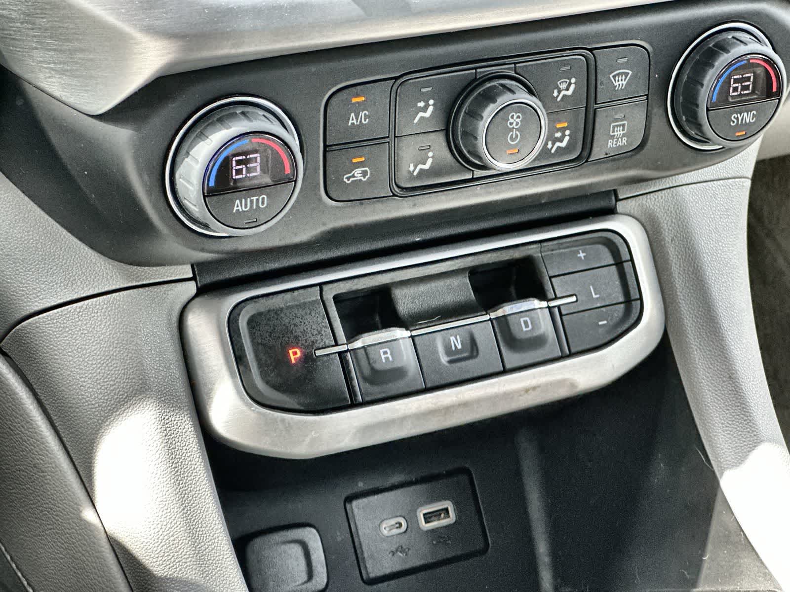 Thumbnail: 2023 GMC Acadia - 23