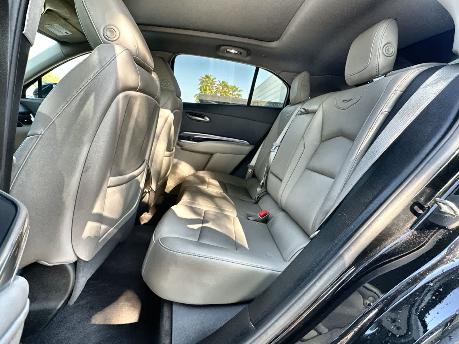 Thumbnail: 2022 Cadillac XT4 - 4