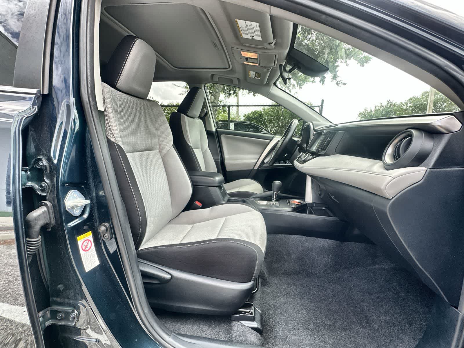 Thumbnail: 2018 Toyota RAV4 - 9