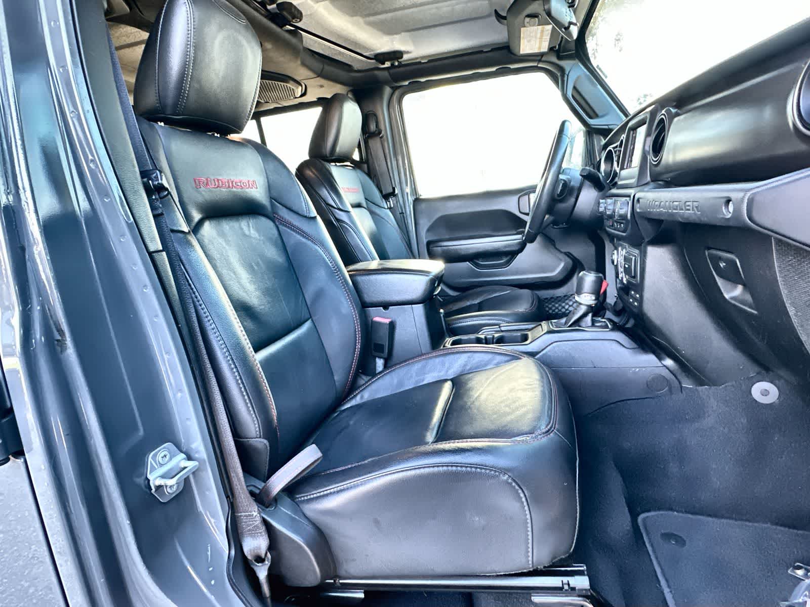 Thumbnail: 2019 Jeep Wrangler - 14